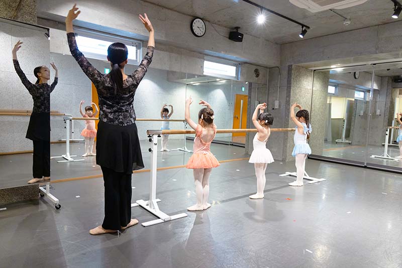 のびのびクラシックバレエ〈キッズ〉