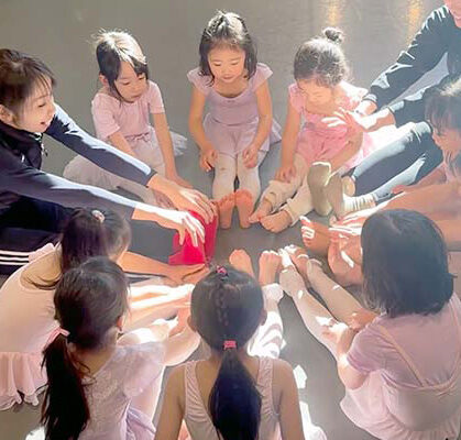 のびのびモダンバレエ〈キッズ〉